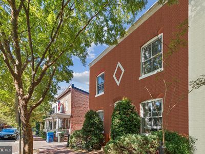 2143 Newport Pl NW, Washington, DC, 20037