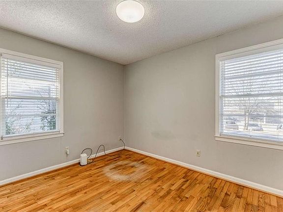 2nd image of 1407 E 2nd Ave SE