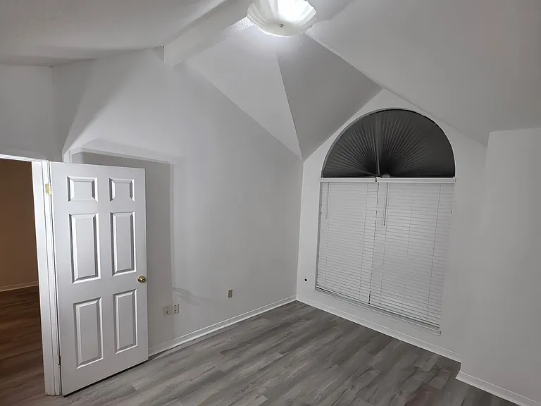 8 Viking Dr NW #C — Photo 10