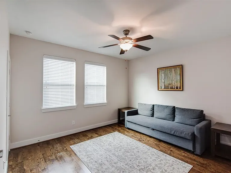 1428 Wilson St — Photo 12