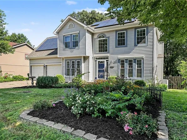722 Deerfield St, Leavenworth, KS 66048
