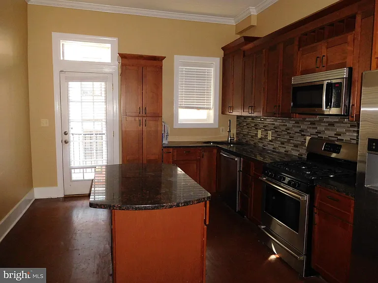 1318 W St NW #1 — Photo 6