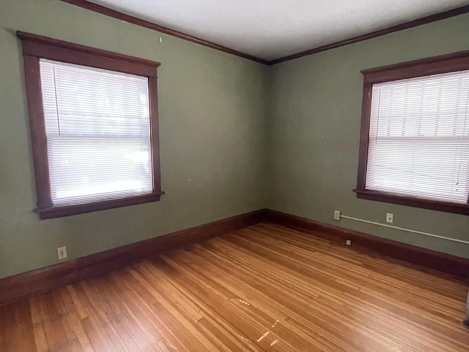 4 bed, 1200 sqft, $2,820 — Photo 2