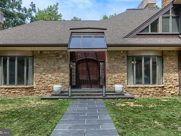 2nd image of 51 Hill Manor Dr