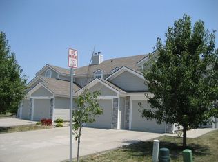 1336 NW Hidden Ridge Cir, Blue Springs, MO 64015