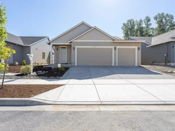 714 Tigerlily St, Silverton, OR 97381