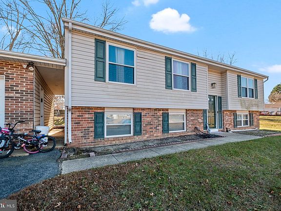 3rd image of 10233 Briarwood Pl