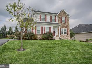 1614 W Thistle Dr, Wyomissing, PA 19610