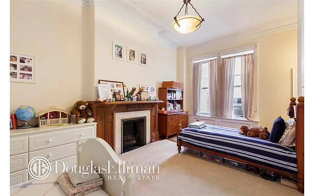 Sold by Douglas Elliman | media 29