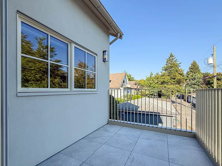 3038 Vine St — Photo 15