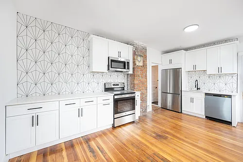 37 Saint Margaret St Photo 1