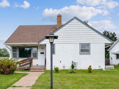 1683 Cottage Ave E, Saint Paul, MN, 55106
