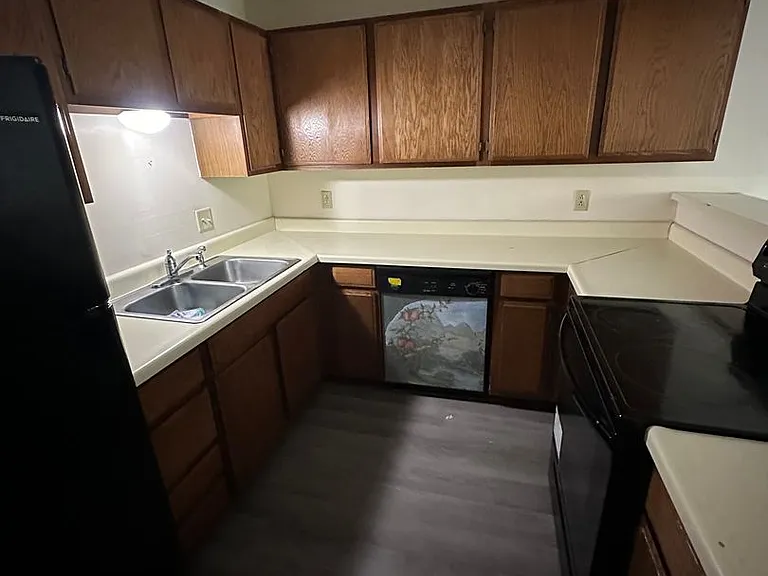 1409 E Iron Ave — Photo 2