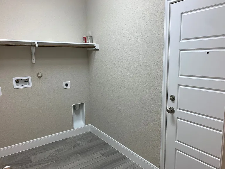 1205 Old FM 306 — Photo 18
