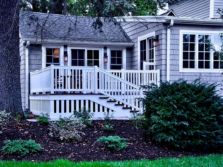 1100 W Riverview Dr — Photo 3