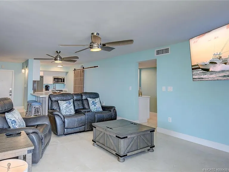 8302 Marina Villas Dr #8302 — Photo 11