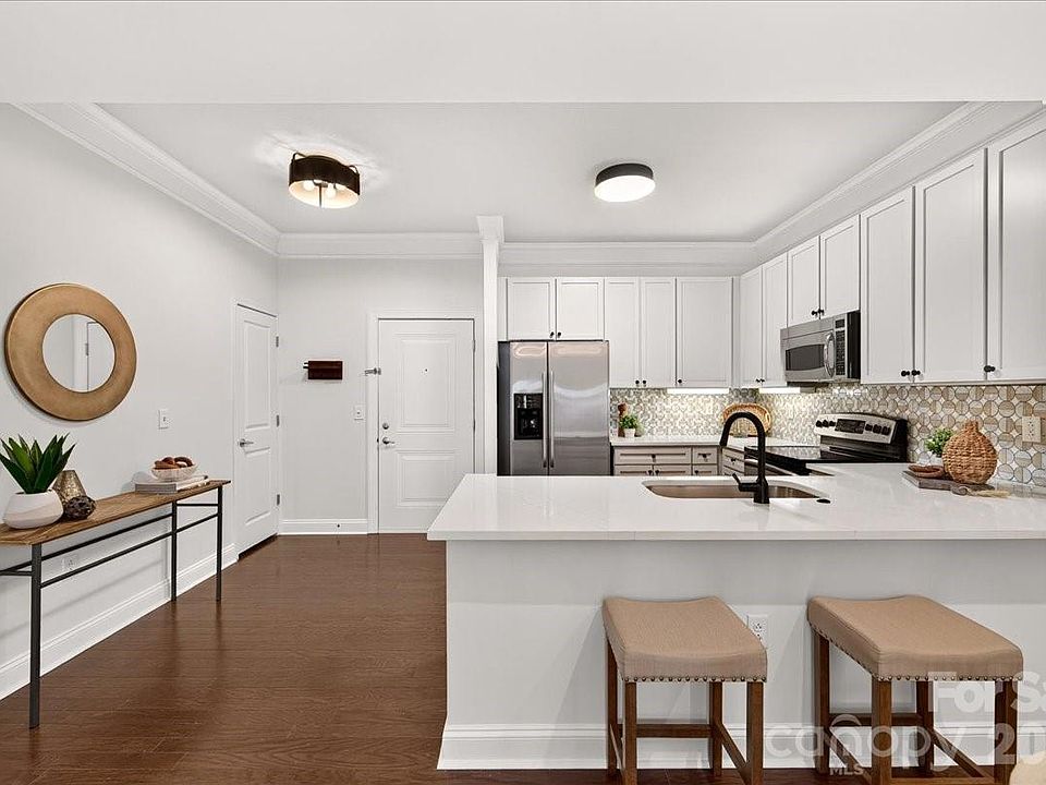 1st image of 721 Governor Morrison St Unit 526
