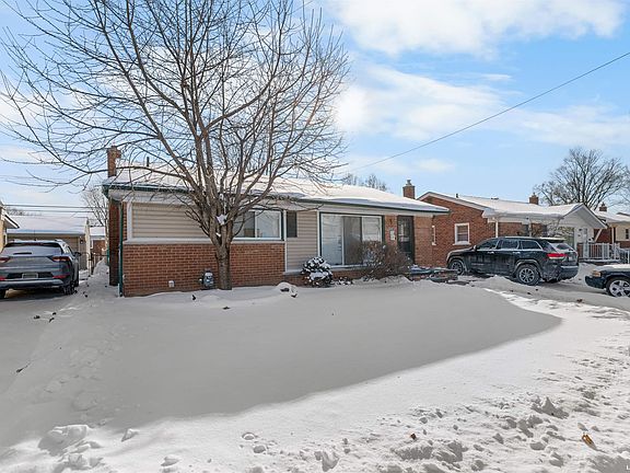 4th image of 22137 Haskell St