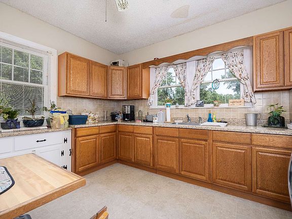 5th image of 10122 94th St