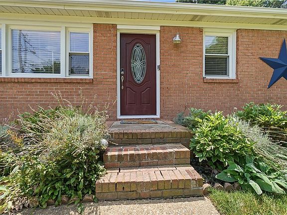 5th image of 929 Cogliandro Dr