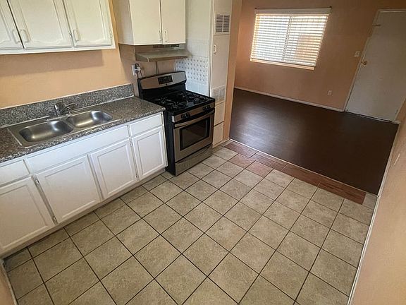4th image of 12035 S Willowbrook Ave APT C