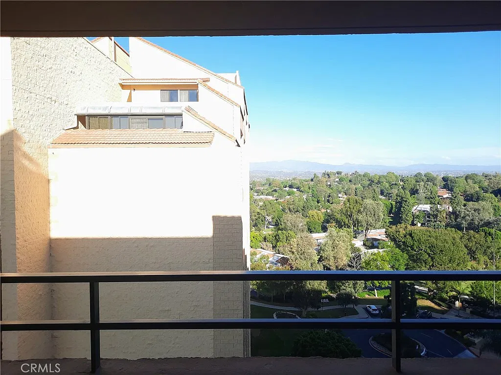 Studio, 500 sqft, $2,900 — Photo 4