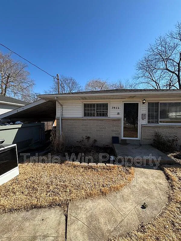 7932 La Belle St photo 1