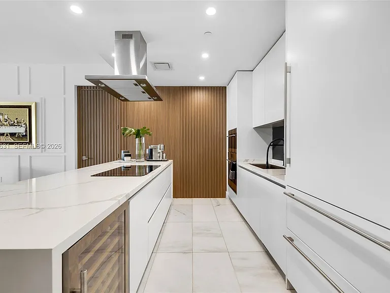 700 NE 26th Ter #2202 — Photo 11