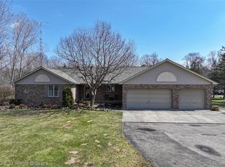 5464 N Seymour Rd, Flushing, MI 48433