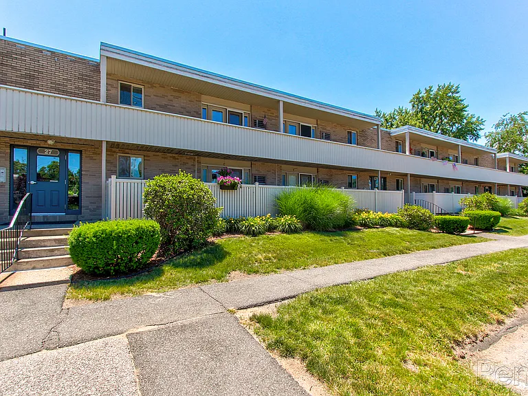 Sutton Place Apartments — Photo 7