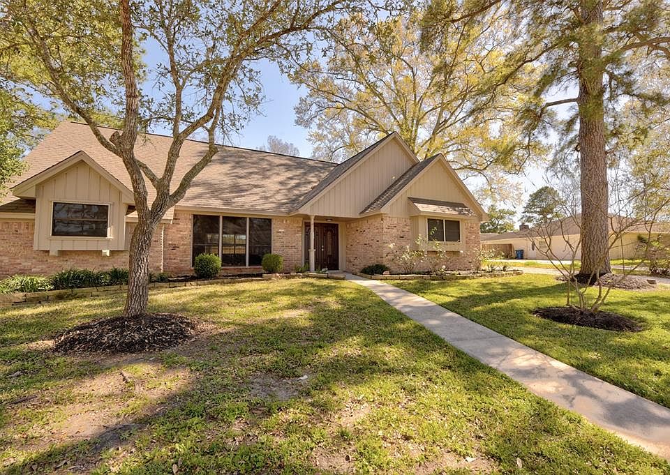 1st image of 406 Old Bayou Dr