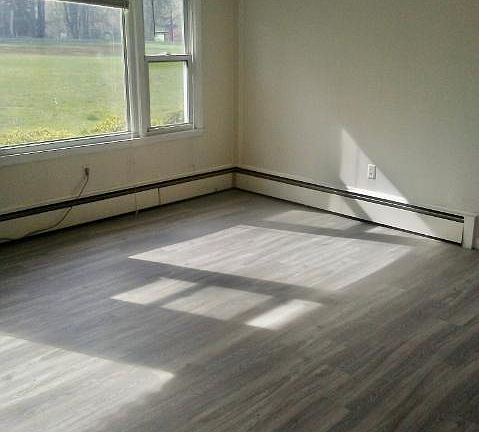 2nd image of 127 Glenerie Blvd #5