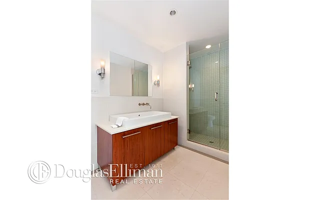 Rented by Douglas Elliman | media 24
