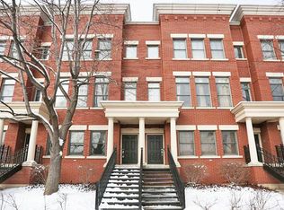 220 Lake St, Elgin, IL 60120