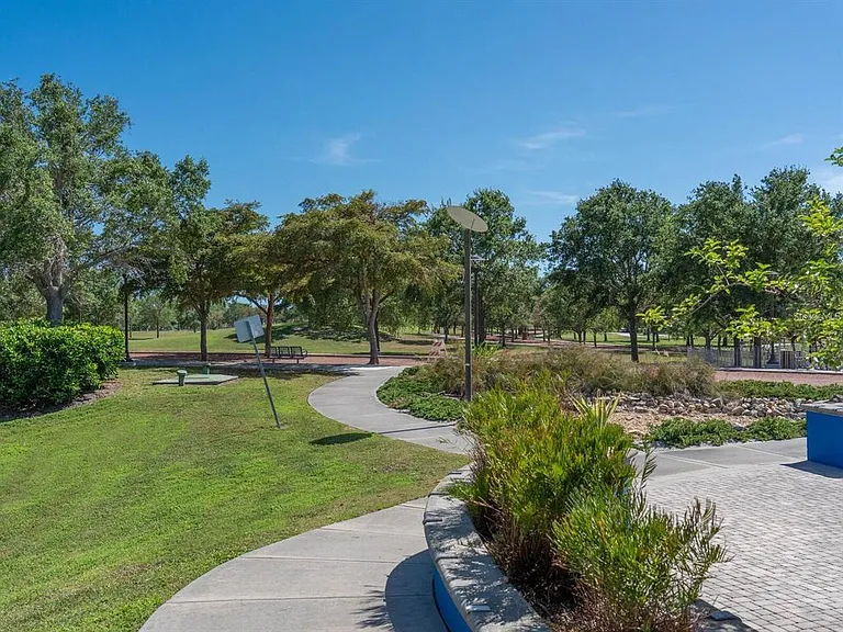 508 Laurel Park Dr — Photo 37