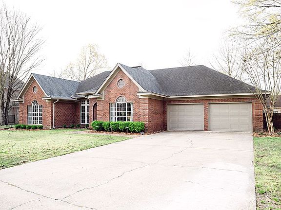3rd image of 153 Hunnington Dr