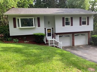 120 James St, Bradley, WV 25818