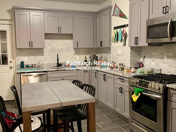 4th image of 72 Frankfort St #U3r