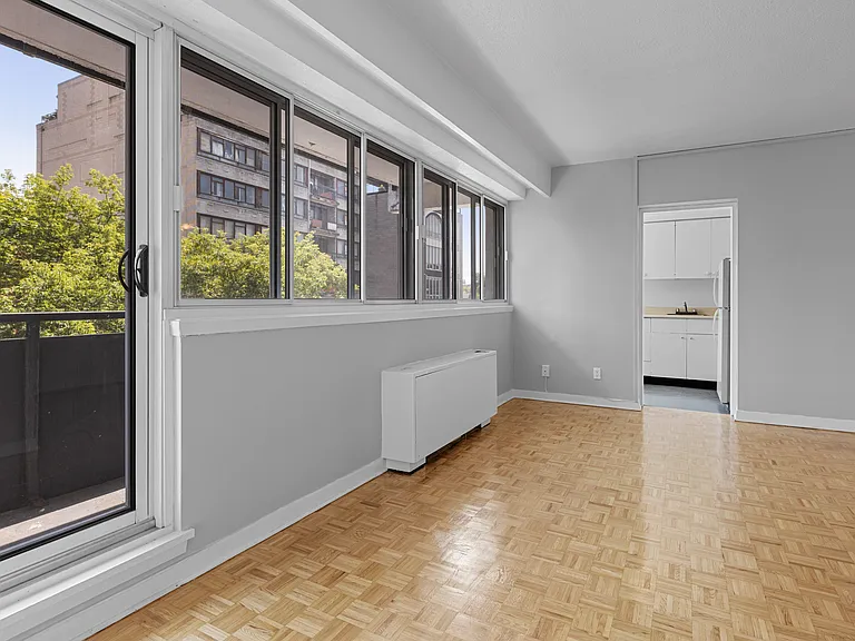 270 Somerset St W #906 — Photo 13