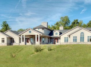 8 Chestnut Hill Dr, Mohnton, PA 19540