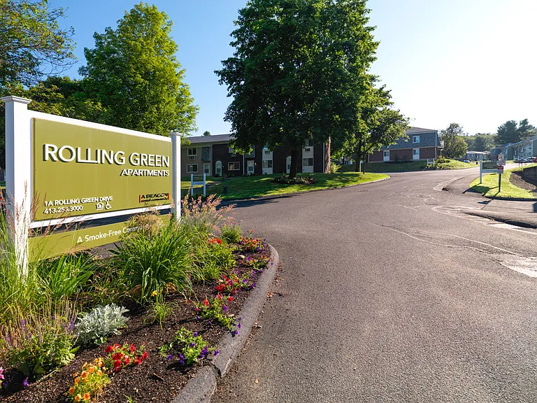 Rolling Green Apartments — Photo 19