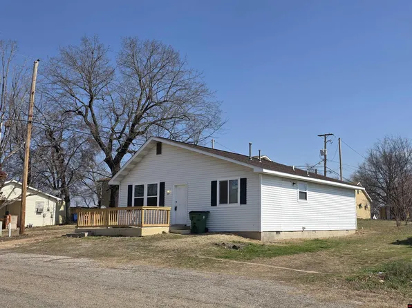 207 N 2nd St, Flippin, AR 72634