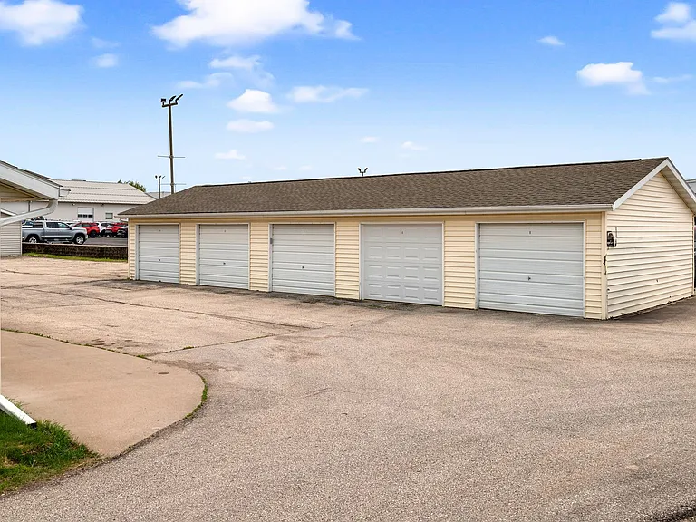 1225-1233 Branding Iron Rd — Photo 27
