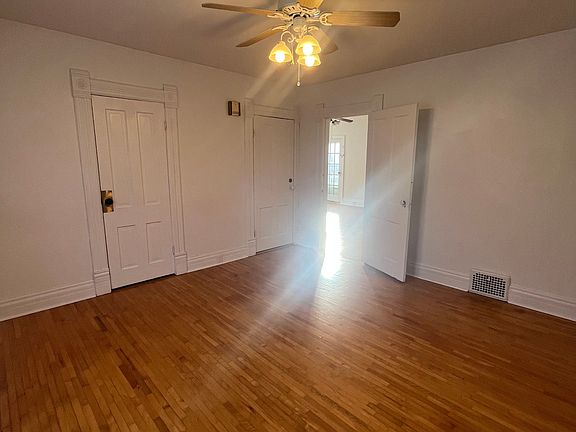 4th image of 413 W South Park Ave #A