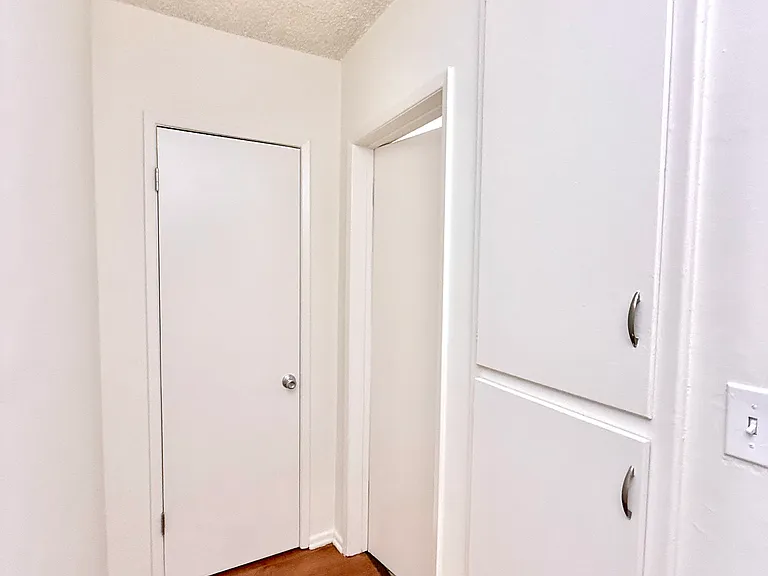 8750 Woodman Ave #21 — Photo 12