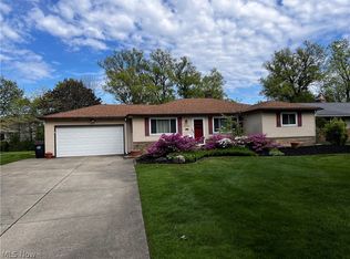 5839 Alberta Dr, Lyndhurst, OH 44124
