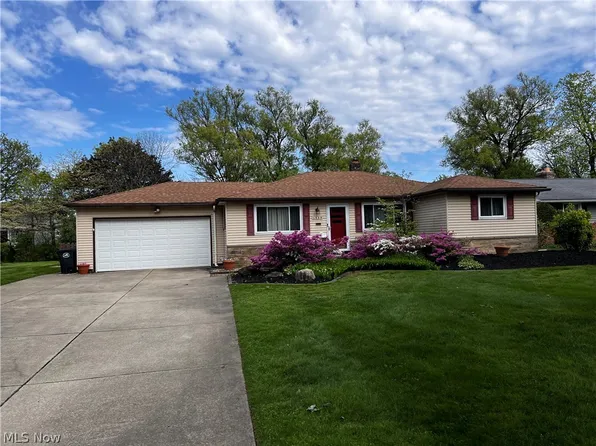 5839 Alberta Dr, Lyndhurst, OH 44124