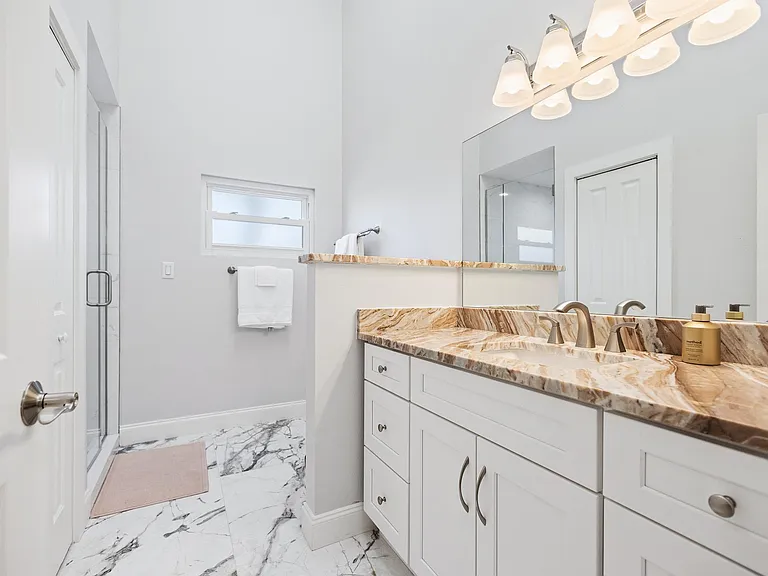 430 Island Cir — Photo 39