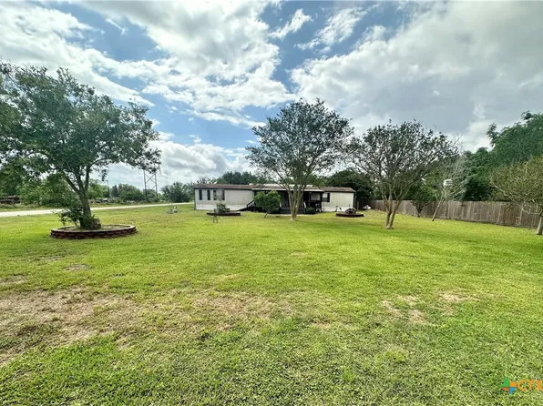 511 Crestview Dr, Victoria, TX 77905