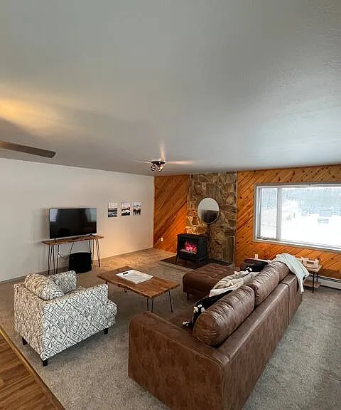 530 S Lake St #A — Photo 2